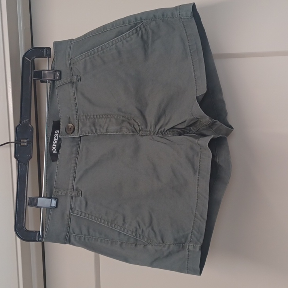 3 for $10 NWOT Express Shortie Cotton Shorts in Sage Green